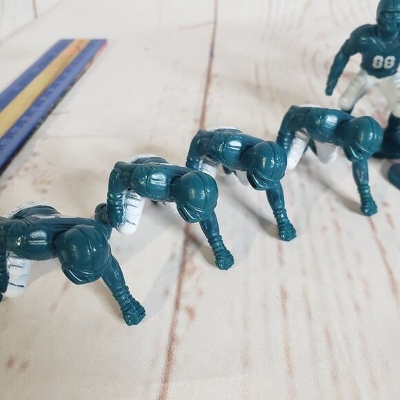 2002 Kaskey Lot of 10 Teal Green & White Mini Football Players Figures Toyes - Picture 4 of 8